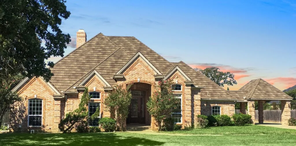 Beautiful SKW stone-coated steel roof on modern home